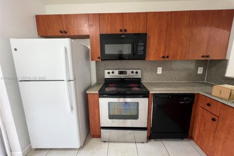 Condo in Homestead, Florida, 2 bedrooms  № 1993483 - photo 8