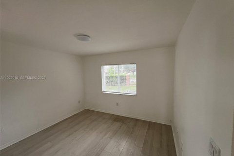 Condo in Homestead, Florida, 2 bedrooms  № 1993483 - photo 13