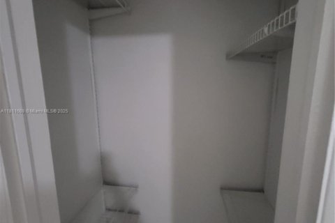 Appartement à louer à Miami Beach, Floride: 2 chambres, 78.04 m2 № 1959878 - photo 9