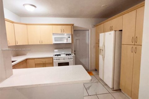 Appartement à louer à Miami Beach, Floride: 2 chambres, 78.04 m2 № 1959878 - photo 10