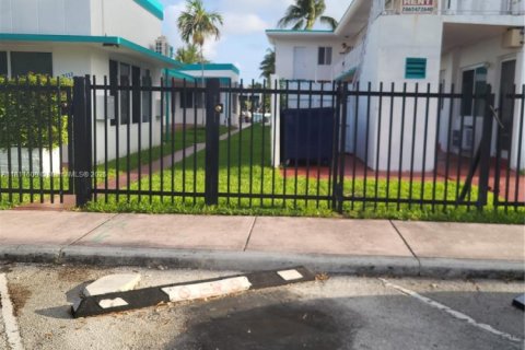 Appartement à louer à Miami Beach, Floride: 2 chambres, 78.04 m2 № 1959878 - photo 2