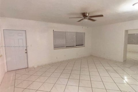 Appartement à louer à Miami Beach, Floride: 2 chambres, 78.04 m2 № 1959878 - photo 3