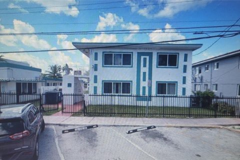 Appartement à louer à Miami Beach, Floride: 2 chambres, 78.04 m2 № 1959878 - photo 1