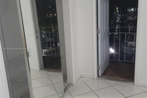 Appartement à louer à Miami Beach, Floride: 2 chambres, 78.04 m2 № 1959878 - photo 7