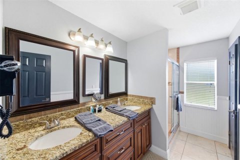 House in Palm Harbor, Florida 4 bedrooms, 152.73 sq.m. № 2213999 - photo 29