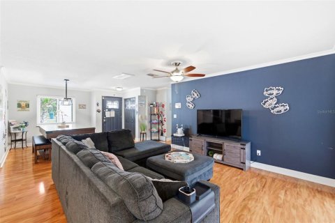 House in Palm Harbor, Florida 4 bedrooms, 152.73 sq.m. № 2213999 - photo 15