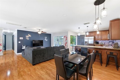House in Palm Harbor, Florida 4 bedrooms, 152.73 sq.m. № 2213999 - photo 18