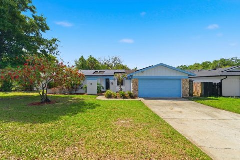 House in Palm Harbor, Florida 4 bedrooms, 152.73 sq.m. № 2213999 - photo 4