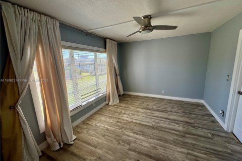 Condo in Pompano Beach, Florida, 2 bedrooms  № 1956889 - photo 4