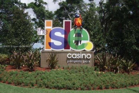 Condo in Pompano Beach, Florida, 2 bedrooms  № 1956889 - photo 15