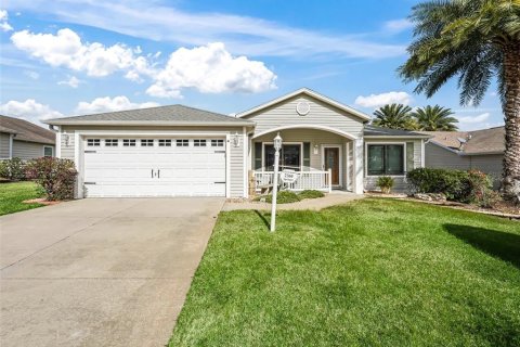 House in The Villages, Florida 3 bedrooms, 144.18 sq.m. № 1537316 - photo 1
