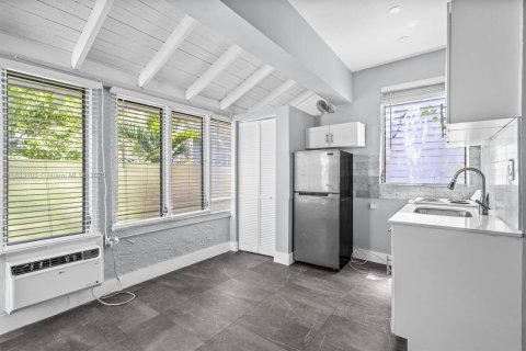 Снять в аренду кондоминиум в Майами-Бич, Флорида 1 спальня, № 1820098 - фото 4