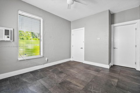 Снять в аренду кондоминиум в Майами-Бич, Флорида 1 спальня, № 1820098 - фото 9