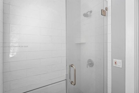 Снять в аренду кондоминиум в Майами-Бич, Флорида 1 спальня, № 1820098 - фото 12