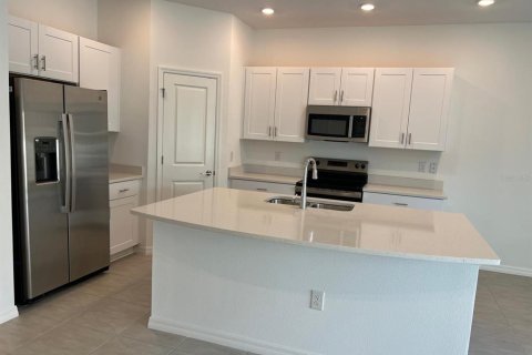 Townhouse in Davenport, Florida 3 bedrooms, 127.55 sq.m. № 1913856 - photo 3