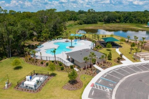 Townhouse in Davenport, Florida 3 bedrooms, 127.55 sq.m. № 1913856 - photo 2