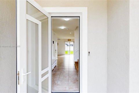 House in Homestead, Florida 4 bedrooms, 204.76 sq.m. № 1970967 - photo 7