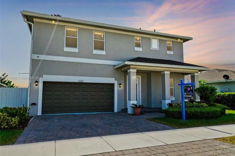 House in Homestead, Florida 4 bedrooms, 204.76 sq.m. № 1970967 - photo 3