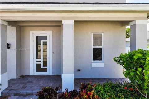 House in Homestead, Florida 4 bedrooms, 204.76 sq.m. № 1970967 - photo 2