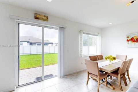 House in Homestead, Florida 4 bedrooms, 204.76 sq.m. № 1970967 - photo 17