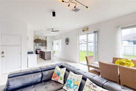 House in Homestead, Florida 4 bedrooms, 204.76 sq.m. № 1970967 - photo 15