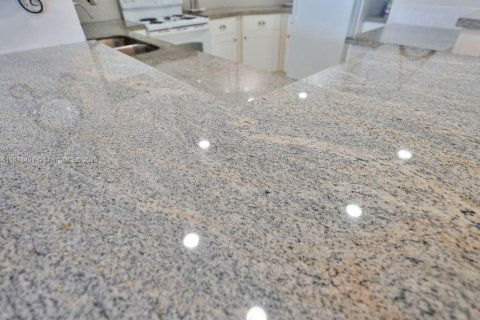 Copropriété à vendre à Hollywood, Floride: 2 chambres, 101.73 m2 № 2049610 - photo 15