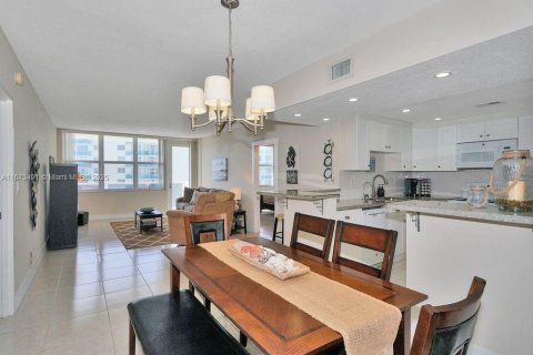 Copropriété à vendre à Hollywood, Floride: 2 chambres, 101.73 m2 № 2049610 - photo 19