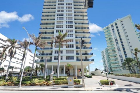 Copropriété à vendre à Hollywood, Floride: 2 chambres, 101.73 m2 № 2049610 - photo 26