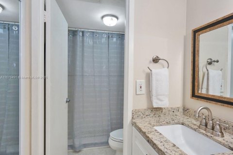 Copropriété à vendre à Hollywood, Floride: 2 chambres, 101.73 m2 № 2049610 - photo 18