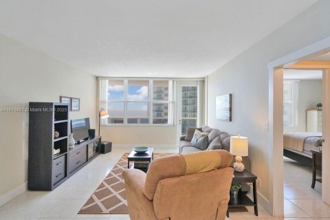 Copropriété à vendre à Hollywood, Floride: 2 chambres, 101.73 m2 № 2049610 - photo 5