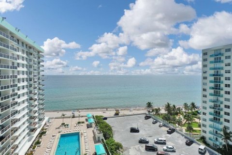 Copropriété à vendre à Hollywood, Floride: 2 chambres, 101.73 m2 № 2049610 - photo 24