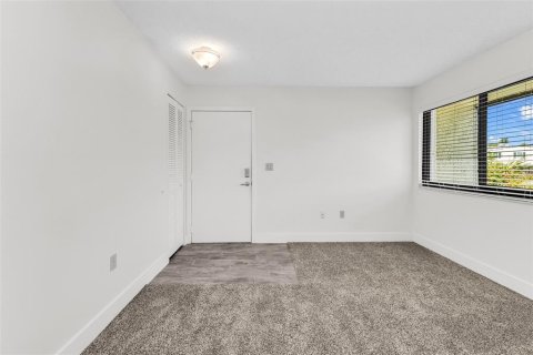 Condo in Punta Gorda, Florida, 1 bedroom № 2234659 - photo 5