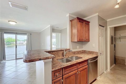 Condominio en venta en Lake Mary, Florida, 1 dormitorio, 66.43 m2 № 2101236 - foto 10