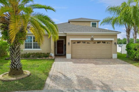 House in Orlando, Florida 4 bedrooms, 251.95 sq.m. № 2166554