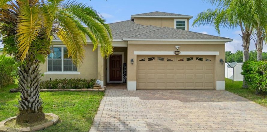 House in Orlando, Florida 4 bedrooms, 251.95 sq.m. № 2166554