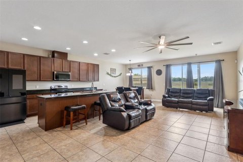 House in Orlando, Florida 4 bedrooms, 251.95 sq.m. № 2166554 - photo 6