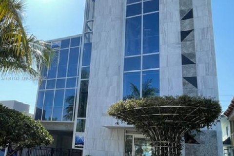 Коммерческая недвижимость в Лодердейл-бай-те-Си, Флорида № 2032165