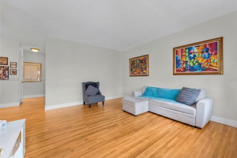 Снять в аренду кондоминиум в Майами-Бич, Флорида 1 спальня, 58.71м2, № 2023617 - фото 7