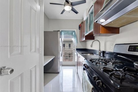 Снять в аренду кондоминиум в Майами-Бич, Флорида 1 спальня, 58.71м2, № 2023617 - фото 2