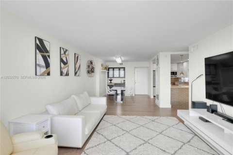 Copropriété à vendre à Sunny Isles Beach, Floride: 2 chambres, 126.07 m2 № 2084861 - photo 13