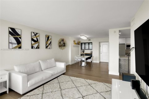 Copropriété à vendre à Sunny Isles Beach, Floride: 2 chambres, 126.07 m2 № 2084861 - photo 12