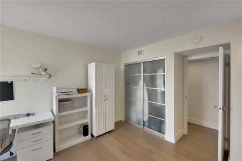 Copropriété à vendre à Sunny Isles Beach, Floride: 2 chambres, 126.07 m2 № 2084861 - photo 21