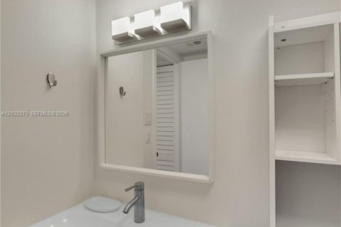 Copropriété à vendre à Sunny Isles Beach, Floride: 2 chambres, 126.07 m2 № 2084861 - photo 24