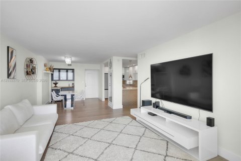 Copropriété à vendre à Sunny Isles Beach, Floride: 2 chambres, 126.07 m2 № 2084861 - photo 14
