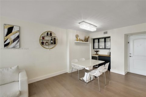 Copropriété à vendre à Sunny Isles Beach, Floride: 2 chambres, 126.07 m2 № 2084861 - photo 2