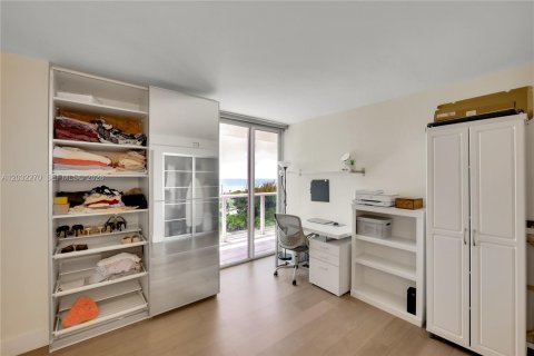 Copropriété à vendre à Sunny Isles Beach, Floride: 2 chambres, 126.07 m2 № 2084861 - photo 17