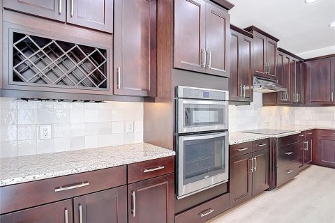 House in Wesley Chapel, Florida 4 bedrooms, 299.24 sq.m. № 2096689 - photo 22