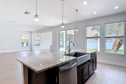 House in Wesley Chapel, Florida 4 bedrooms, 299.24 sq.m. № 2096689 - photo 17