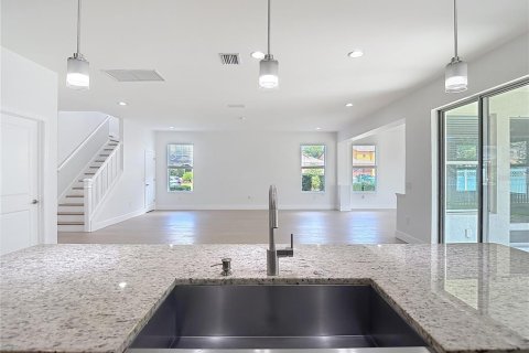 House in Wesley Chapel, Florida 4 bedrooms, 299.24 sq.m. № 2096689 - photo 20