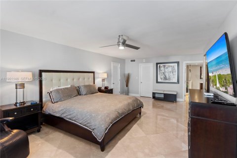 Copropriété à louer à Hallandale Beach, Floride: 2 chambres, 181.62 m2 № 2022018 - photo 17